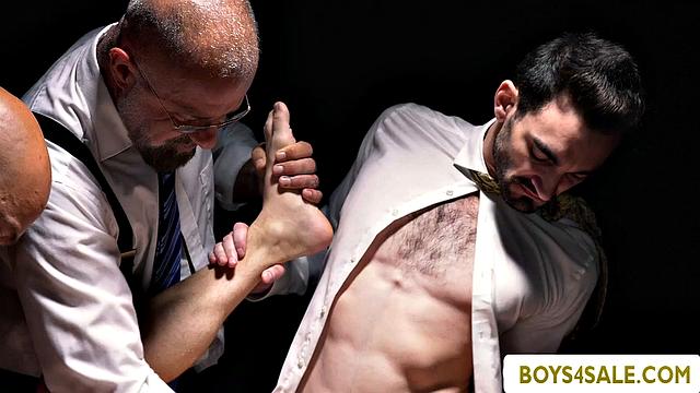 Using velvet platform to host a gangbang show