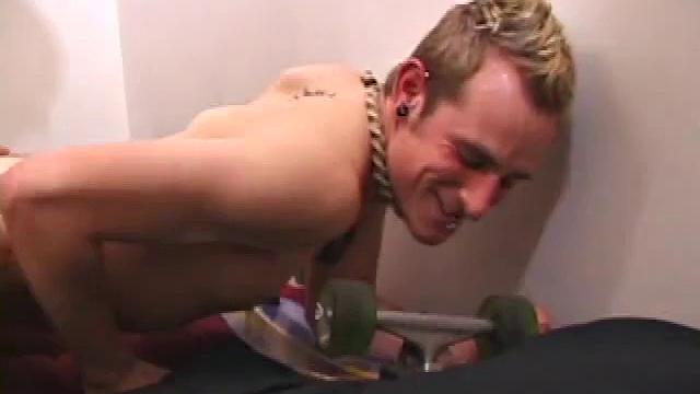 Torque and Che strip each other as they kiss, and it isn't long before Torque wraps his lips around Che's dick. Torque is determined to get Che's cock really hard, before getting his dick sucked. Che lubes his cock and slides in.