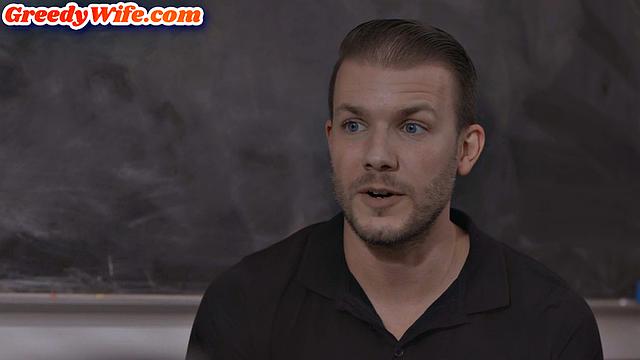 Redhead Babe Bouncing Hard Onher Lover