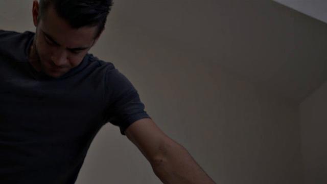 бородатый парень жёстко трахает своего напарника