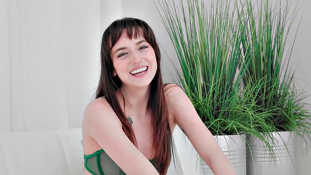 Deepthroating inked babe pleases BF with sloppy blowjob