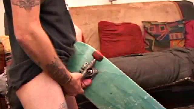 Skater Elijah Beats Off