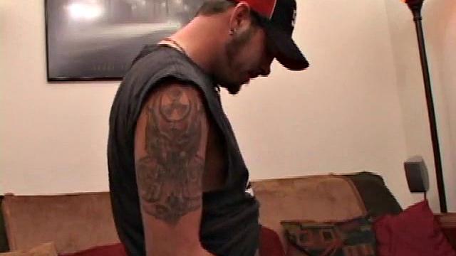 Skater Elijah Beats Off