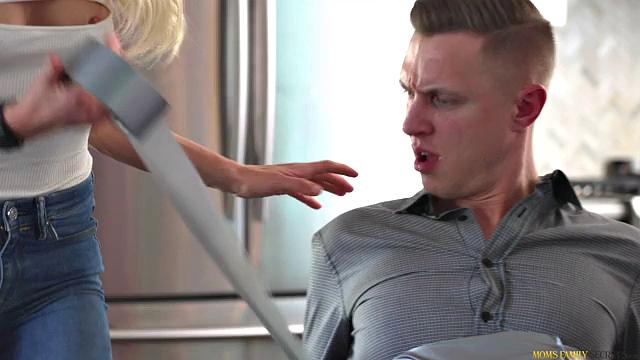 My Stepmom Tied Up - S1:E1