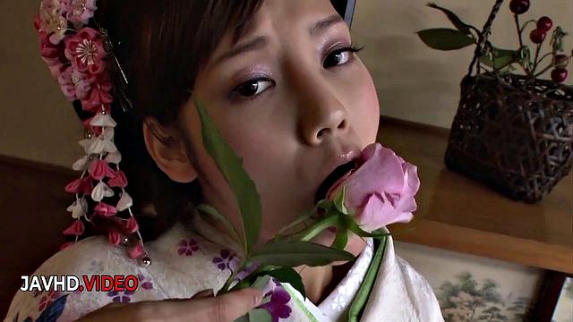 Hot JAV Star Rei Mizuna Shines in Amateur Porn Show Thrills