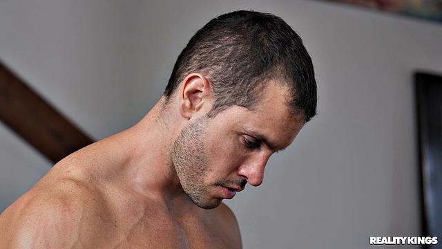 Flashing My Ass To New Stepbrother