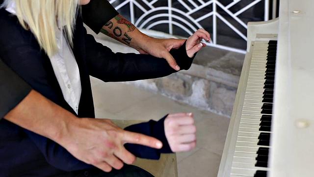 Piano Lesson Turns To Lessons