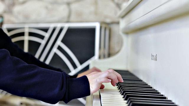 Piano Lesson Turns To Lessons