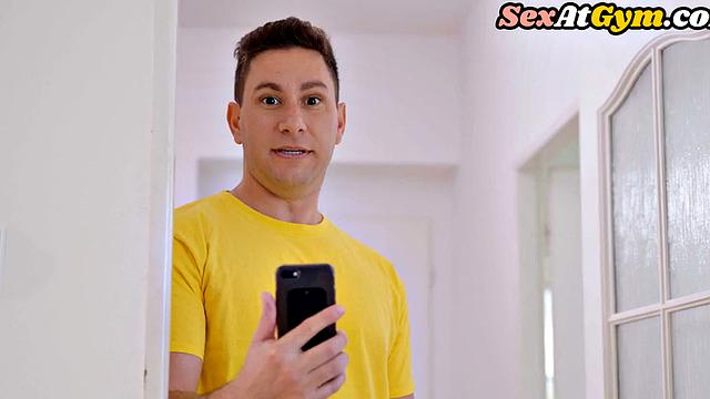 Big-titted gym dykes scissoring and pussy eating in threesome