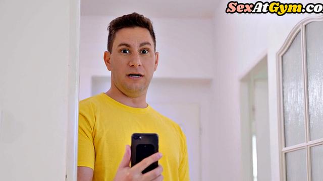 Big-titted gym dykes scissoring and pussy eating in threesome