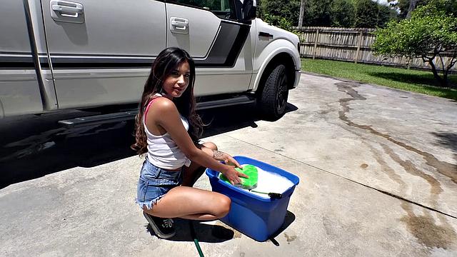 Teen Spinner's Wet Car Wash
