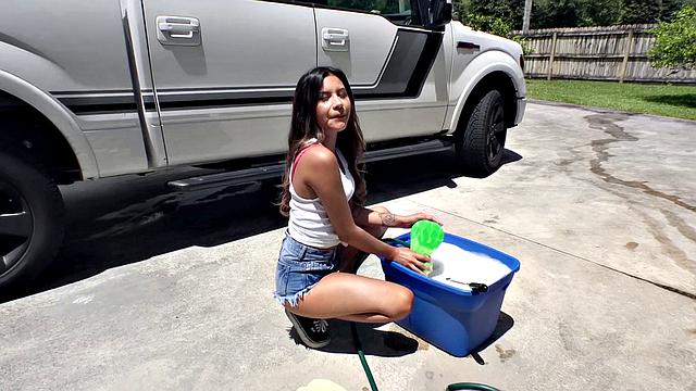 Teen Spinner's Wet Car Wash