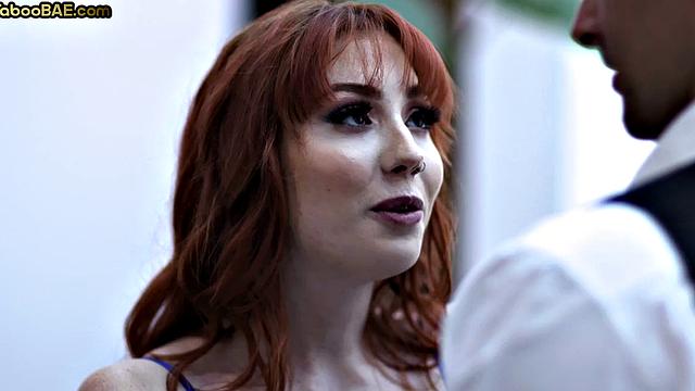 рыжая ученица сдаёт боссу не по учебе