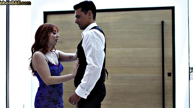 рыжая ученица сдаёт боссу не по учебе