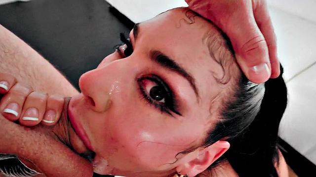 Bigbooty babe in red stockings gets facefucked by her BF