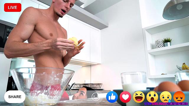 Giving My Stepbro My Muffin - S26:E8