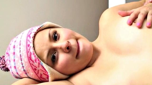 Sammy 18 shows her tight pussy