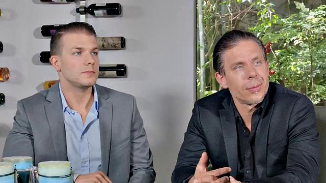 Office babe double penetrated in threesome