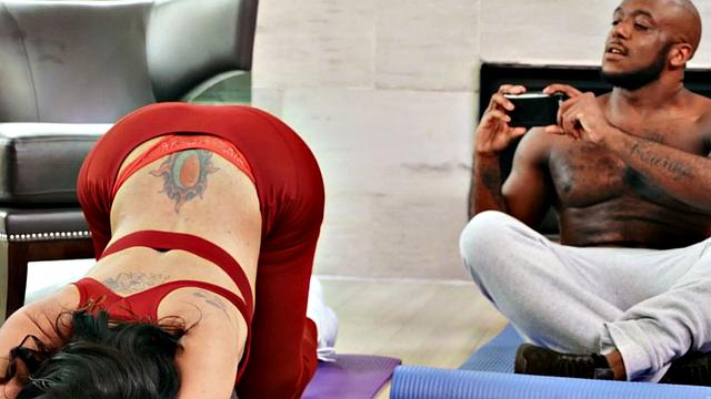 Bootylicious trans trainer barebacking black boyfriend