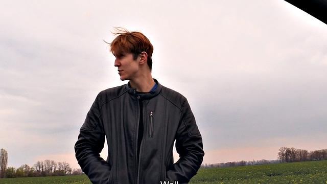 качок что надо: подрочил, а потом жопу на камеру раскрыл
