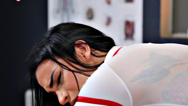 TS Latin MILF barebacked by patient after exam