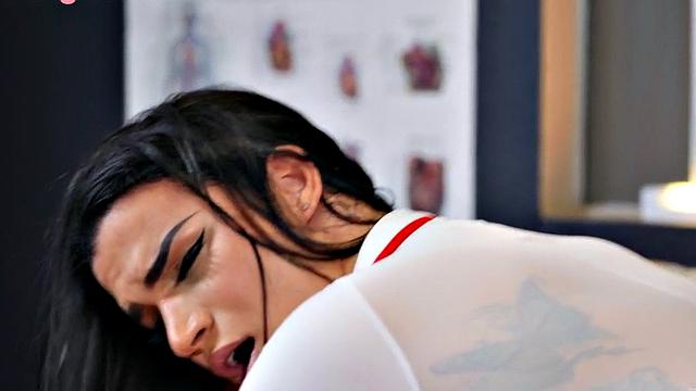 TS Latin MILF barebacked by patient after exam