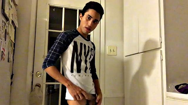 Amateur Twink Lucas Jacking