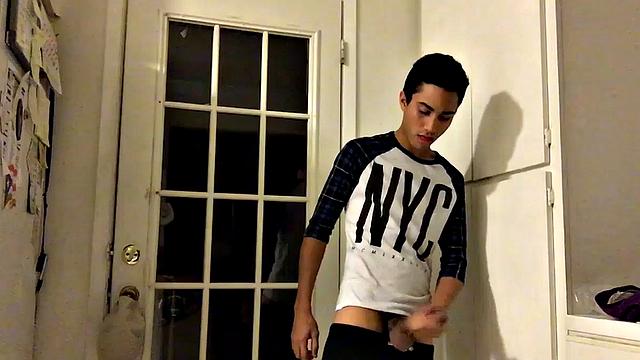 Amateur Twink Lucas Jacking