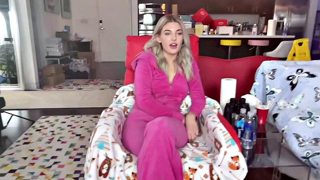 Gettin' Comfy In Dixie's