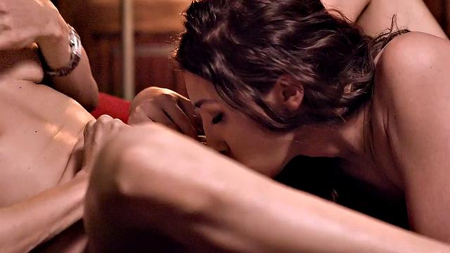 MILF seduced by perverted beauty before eating pussy