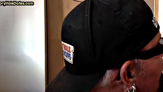 Throating gloryhole DILF eats black cock in closeup