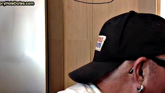 Throating gloryhole DILF eats black cock in closeup