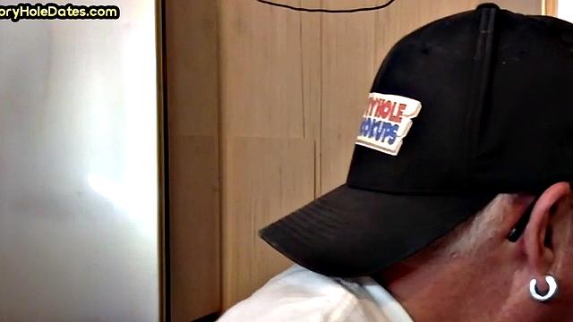 Throating gloryhole DILF eats black cock in closeup