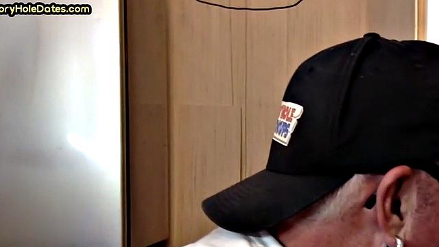 Throating gloryhole DILF eats black cock in closeup