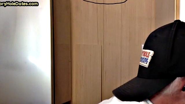 Throating gloryhole DILF eats black cock in closeup