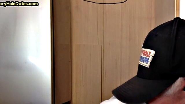 Throating gloryhole DILF eats black cock in closeup