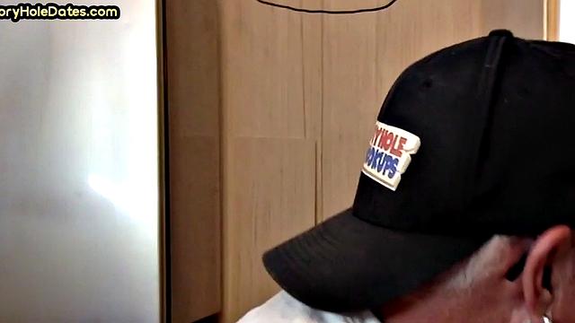 Throating gloryhole DILF eats black cock in closeup