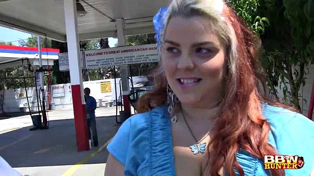 Pretty BBW Bella Screwing a Guy From Car Wash