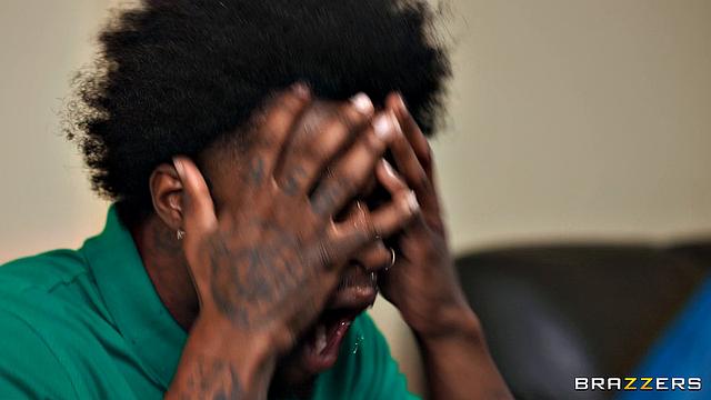 Gloryhole Honeytrap Makes The Pussy<span></span>