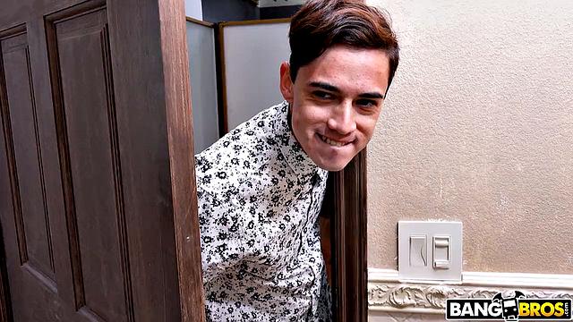 Snitches Get Blowjobs