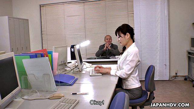 Cheating wife loves cum