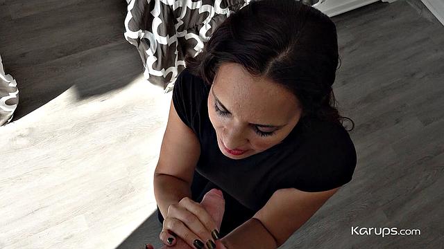 Nikki Starlet страстно ебется с мужиком на камеру, не сдерживая стоны удовольствия.