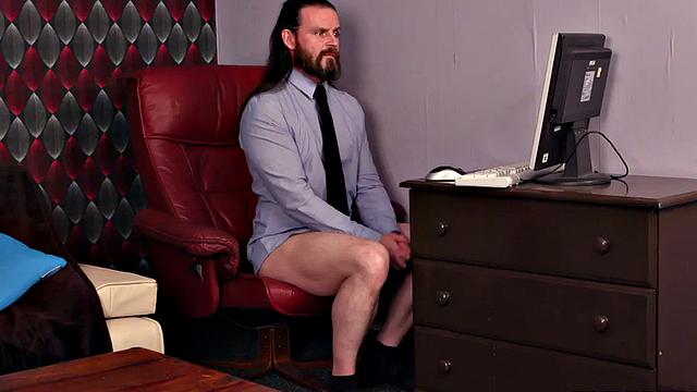 CFNM lady enjoys sucking nice cock with her best friends