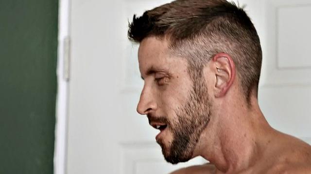 Muscled stud barebacks twink and cums in his mouth