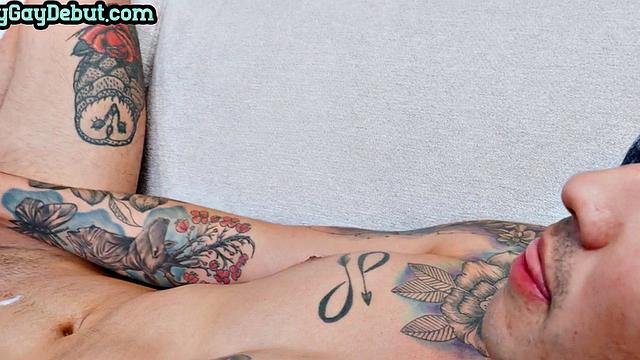 Amateur stud first time jerks and cums after the casting