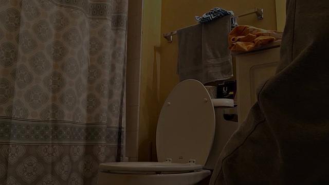 Amateur Hayden Stroking On Toilet