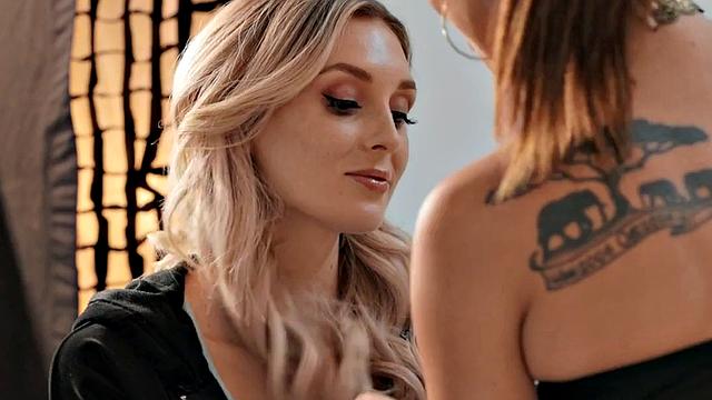 Dirty dyke seduces perverted bae before eating her out