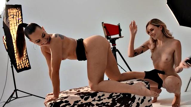 Dirty dyke seduces perverted bae before eating her out