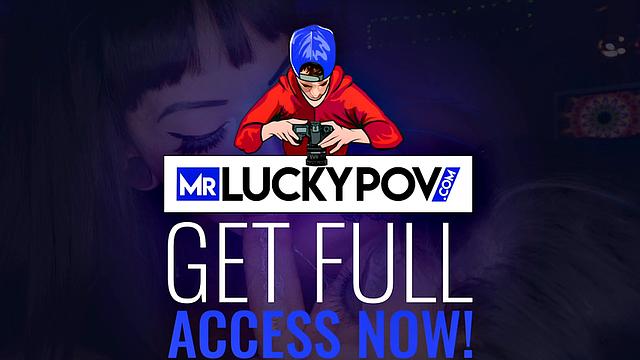 пышногрудая брюнетка отсчитывает до кончи на члене