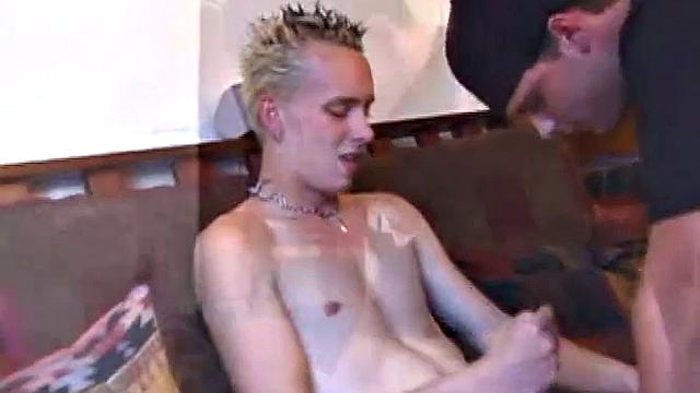 Roar Fucks Kalvin Riley